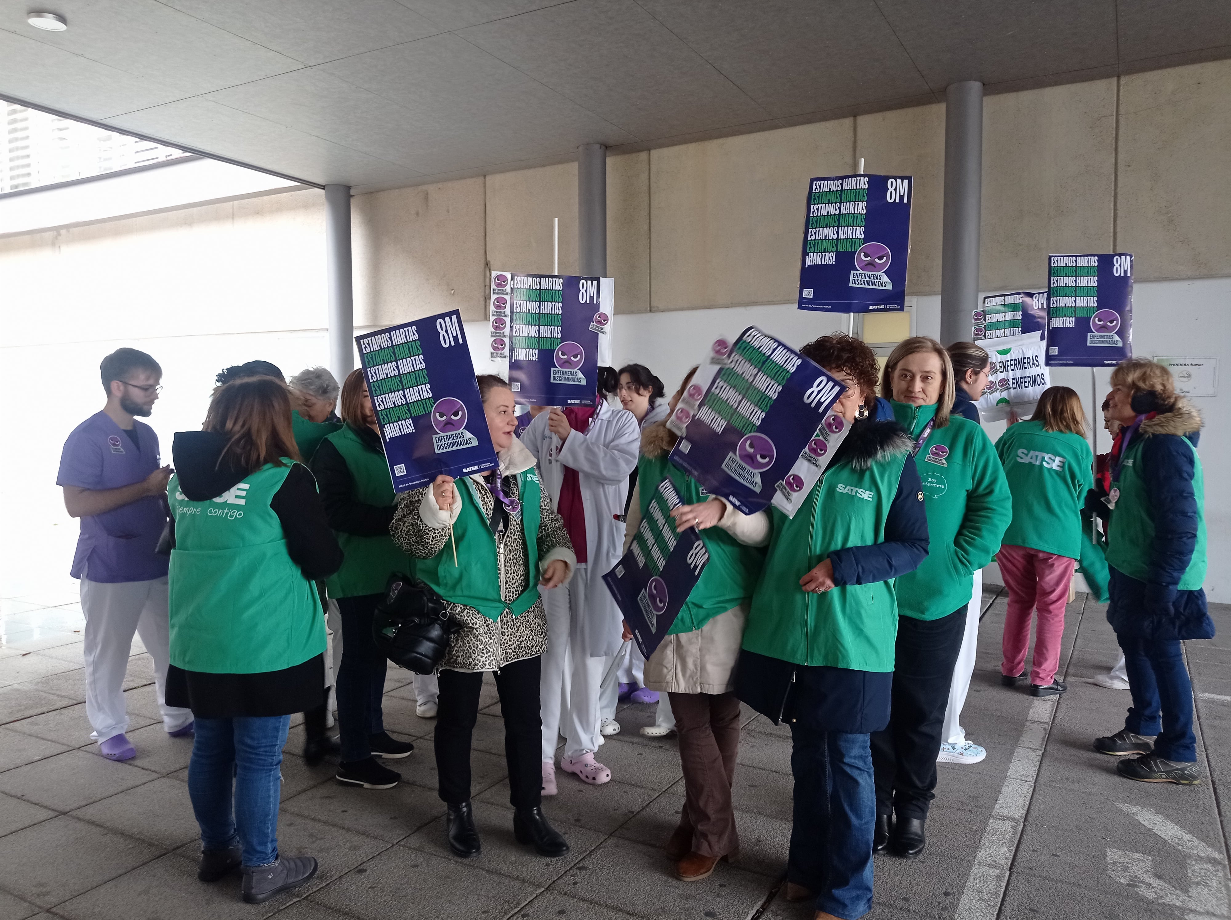 Satse se ha concentrado a las puertas del hospital Río Carrión con motivo del 8M