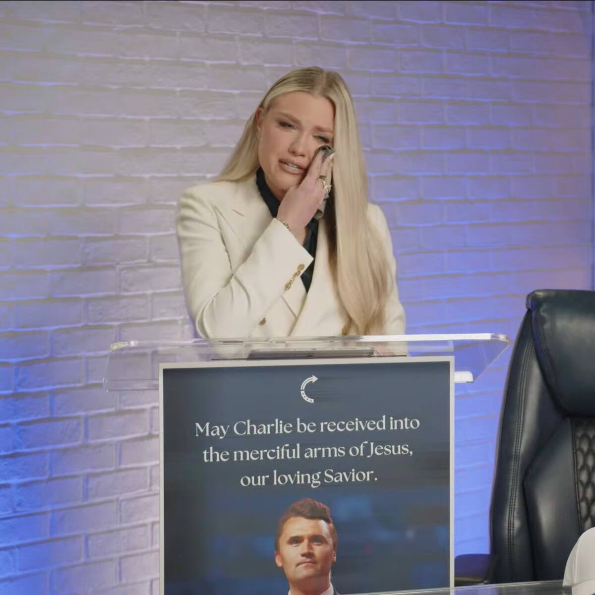 La viuda de Kirk lanza una advertencia a los culpables de la muerte de su marido: "No tienen idea de lo que acaban de desatar"