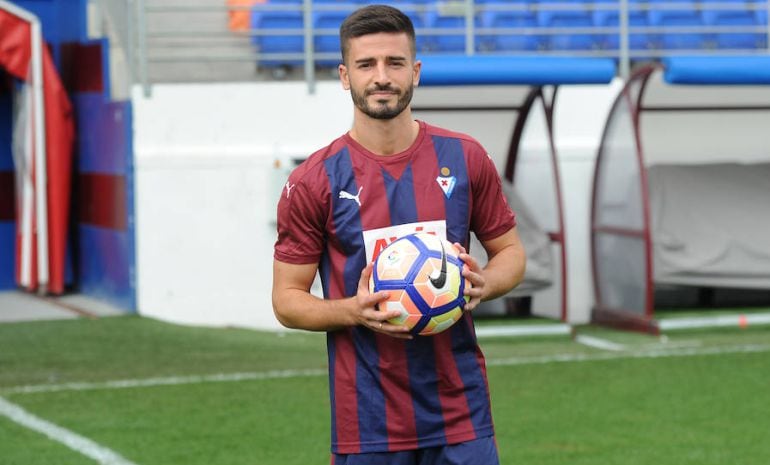 Fran Rico, el día de su presentación con el Eibar