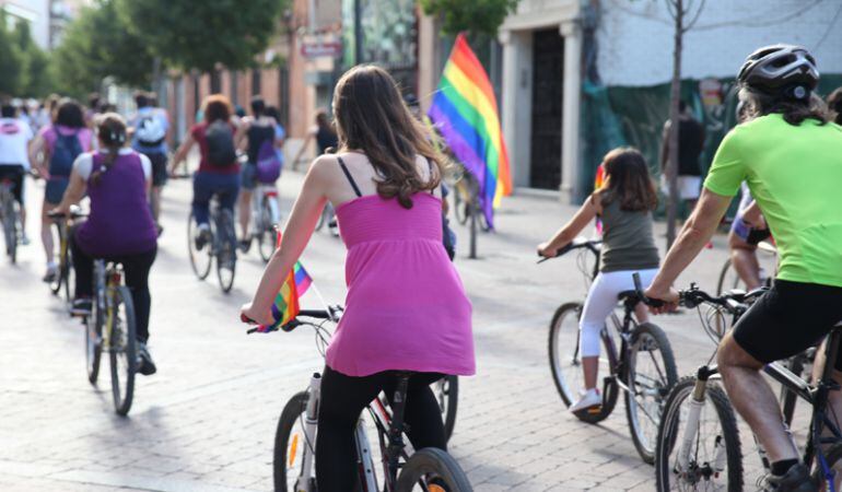 Las bicicletas recorrerán esta tarde las calles de Fuenlabrada para reivindicar la divesidad sexual y la igualdad.