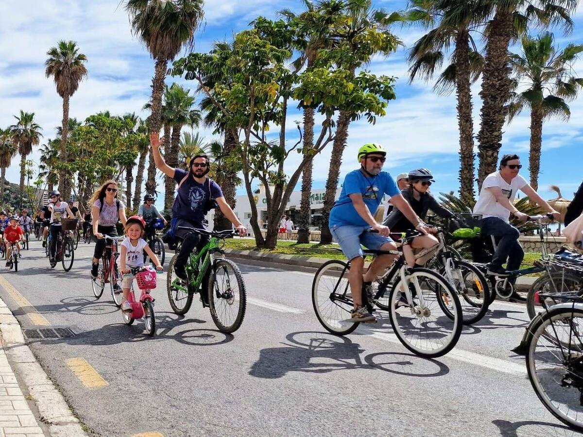 Ruedas Redondas convoca una nueva 'bicifestación' en Málaga para reclamar los 45 km de carriles pendientes
