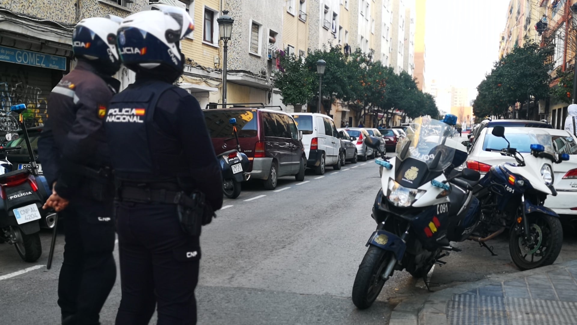 Agentes de la Policía Nacional en València en una imagen de archivo.