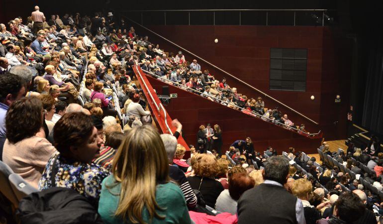 Teatro del Bosque repleto durante la III Gala Solidaria de Ser Madrid Oeste