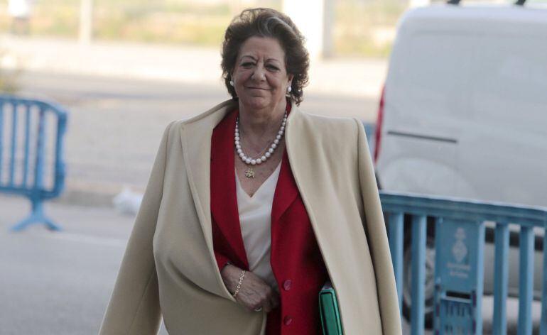 La exalcaldesa de Valencia, Rita Barberá, a su llegada para declarar por el caso Nóos