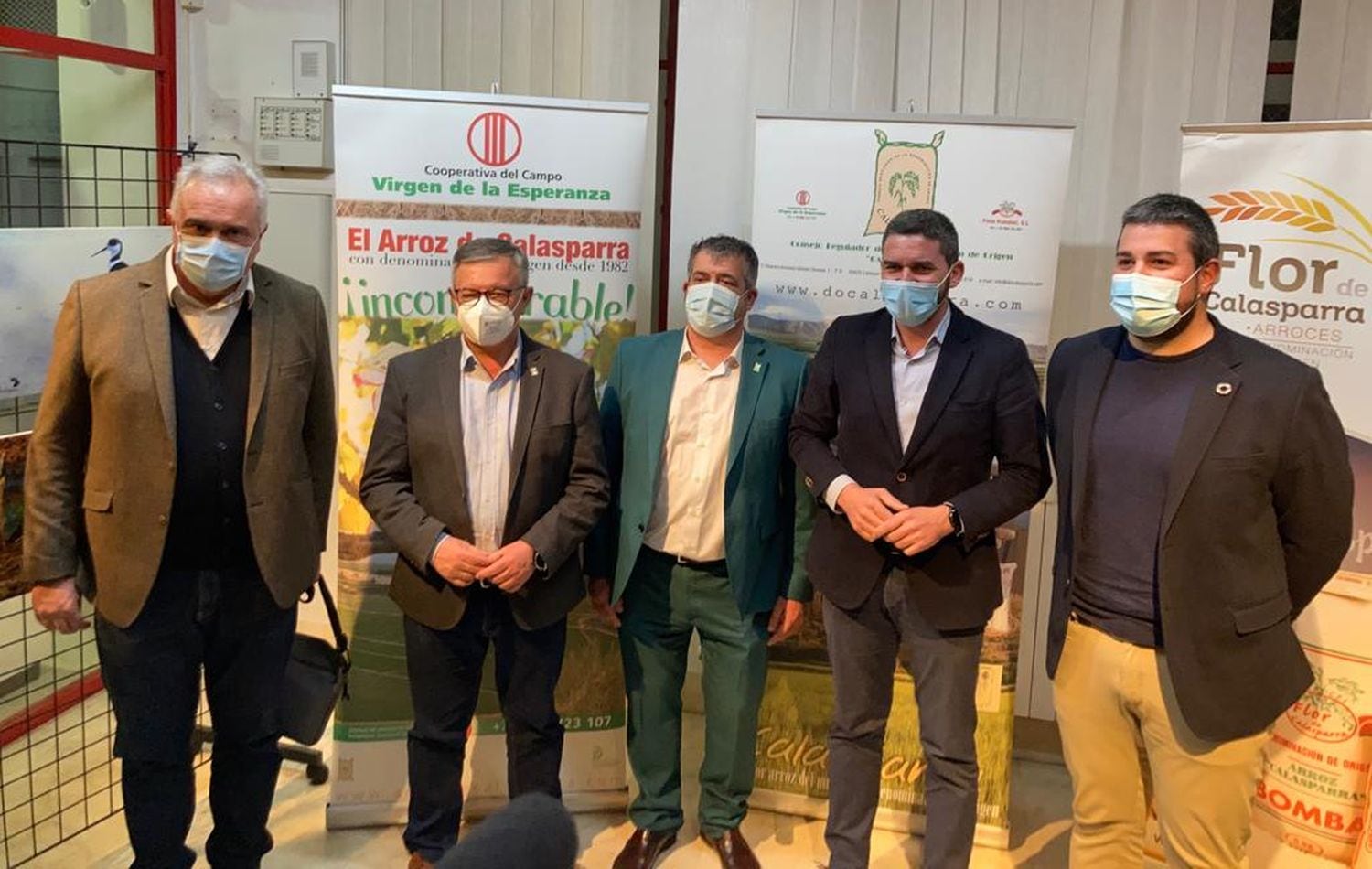 Representantes del del Grupo Operativo ArrozInnova junto al consejero de Agricultura de la Región de Murcia