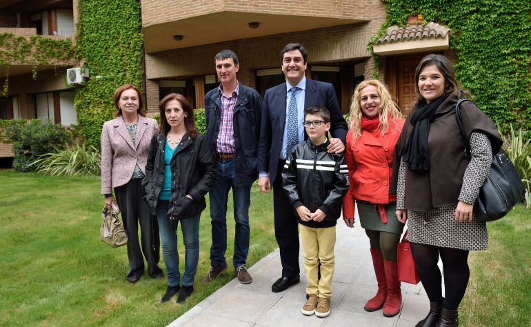 El consejero de Sanidad y Asuntos Sociales, José Ignacio Echániz, en una reciente visita a AFANION.
