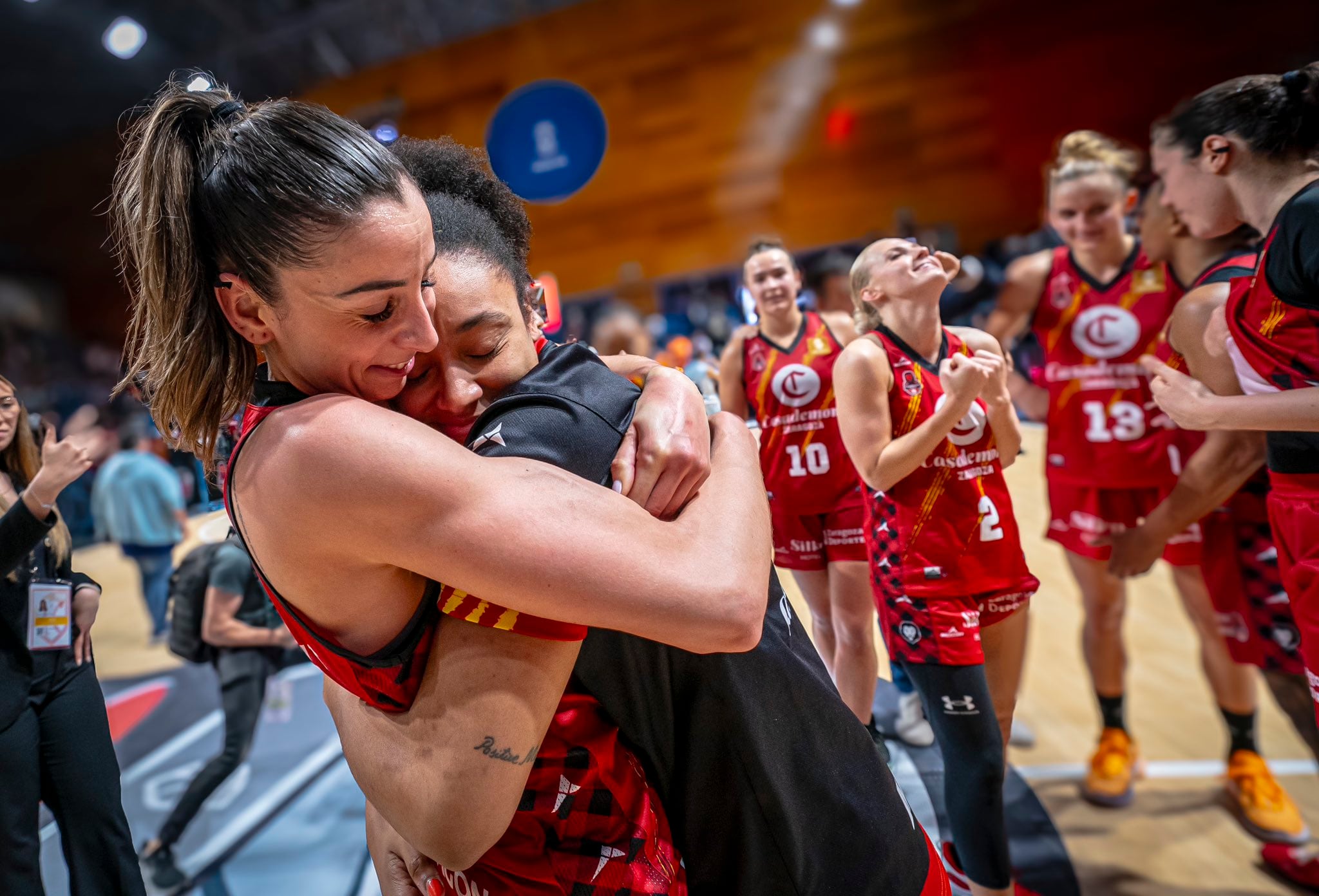 Las jugadoras del Casademont Zaragoza celebran una victoria en la Euroliga femenina