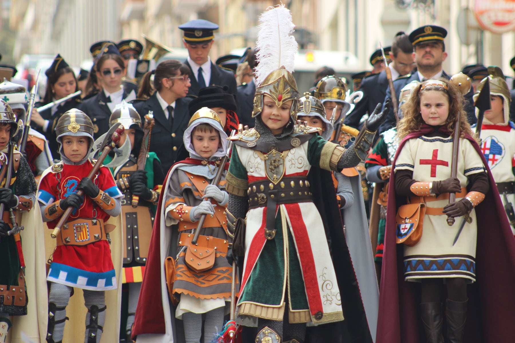 Ona Santonja, al frente del bando cristiano, durante la Gloria infantil 2024