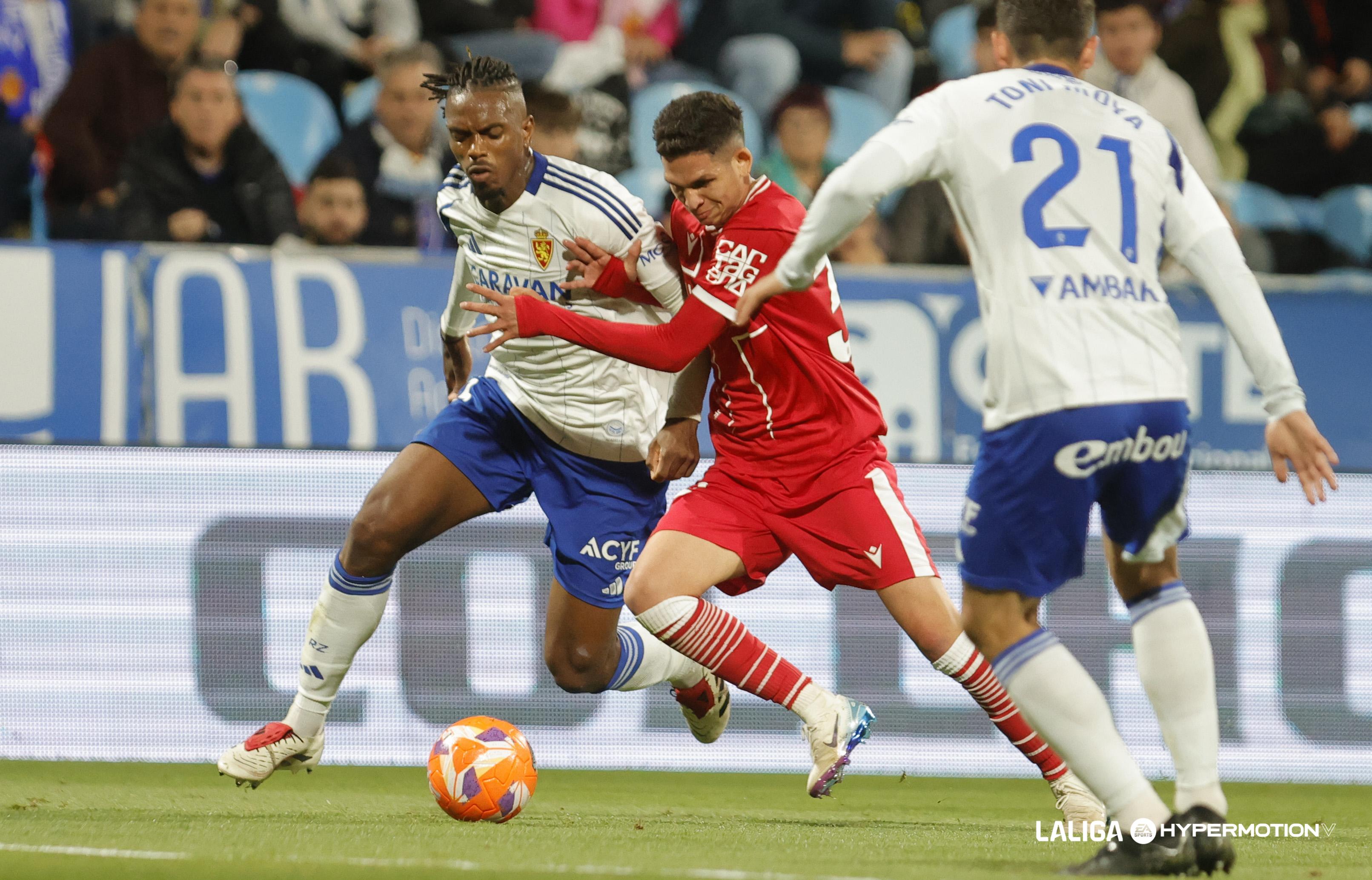 El Zaragoza gana pero sufre lo indecible para doblegar al Cartagena