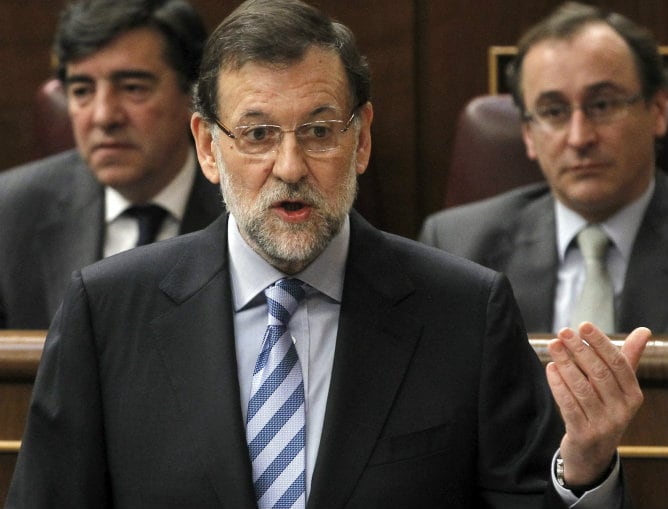 El presidente del Ejecutivo, Mariano Rajoy, durante su intervención de este miércoles en la sesión de control al Gobierno en el Congreso de los Diputados, en donde ha anunciado que la futura ley de transparencia se aplicará también a los partidos político