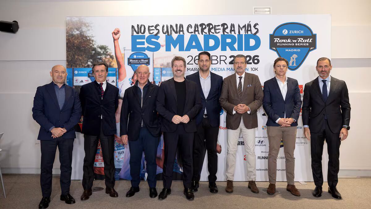 Foto de la familia de la presentación de los datos económicos de la Zurich Rock ‘n’ Roll Running Series Madrid, en la que ha participado Aloysio Araujo, director general de deportes de Prisa Media. (JESUS ALVAREZ ORIHUELA)