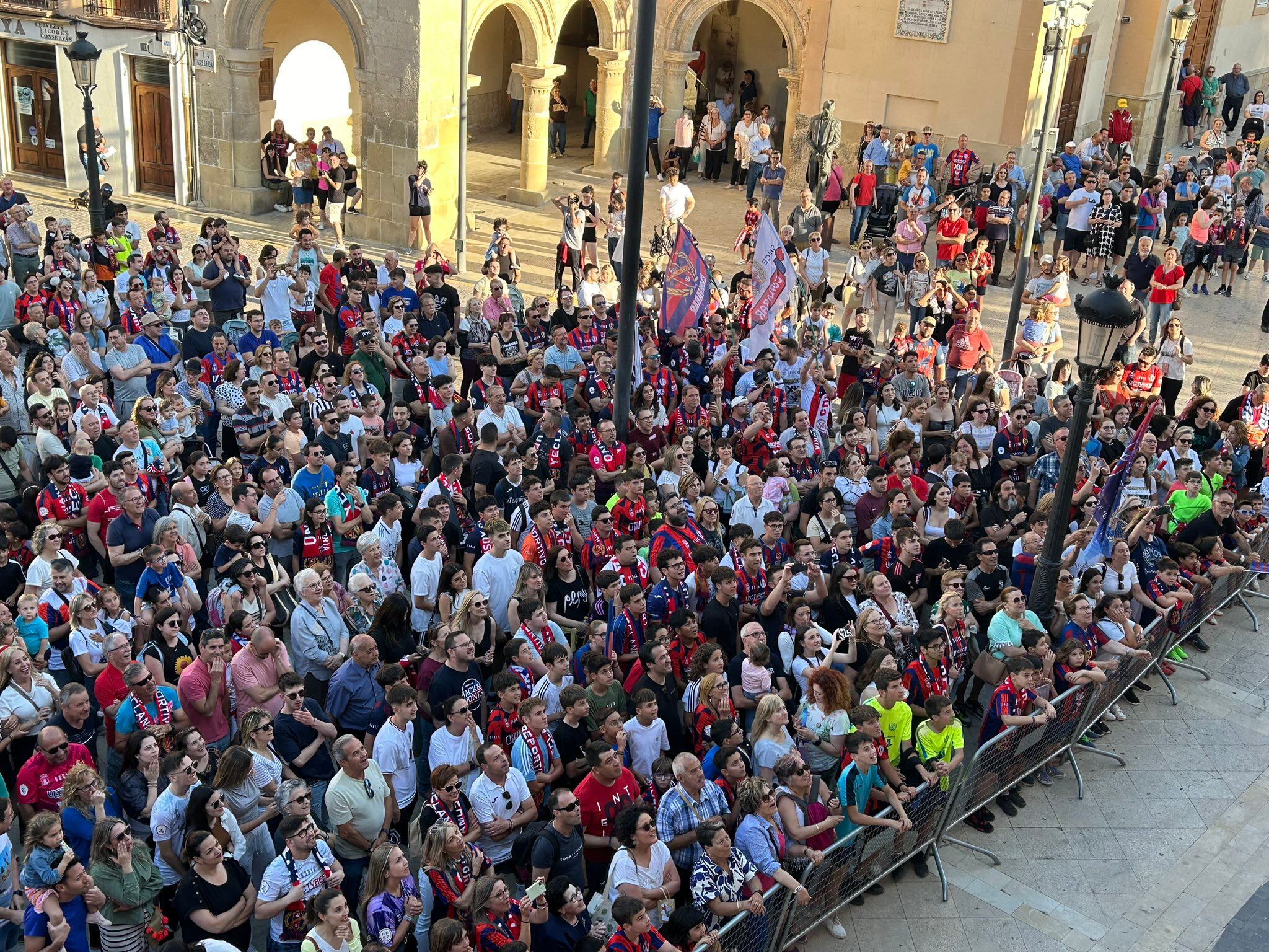 El Yeclano Deportivo celebra en el Ayuntamiento el ascenso a Primera Federación