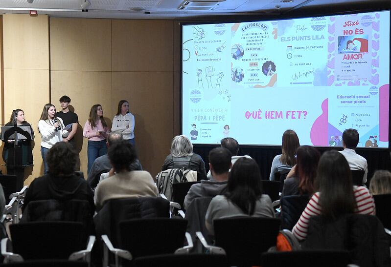 Un grup d&#039;alumnes participa en la primera jornada educativa per a la igualtat de gènere