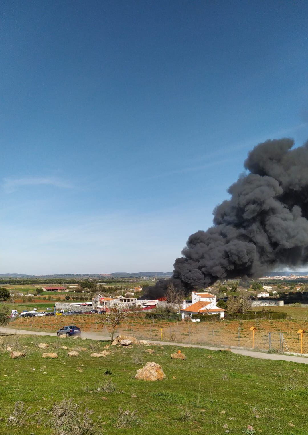 Incendio en un desguace de Puertollano