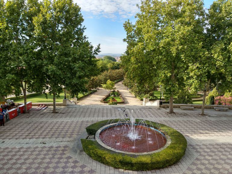 Explanada frente a la ermita de la Virgen de las Viñas