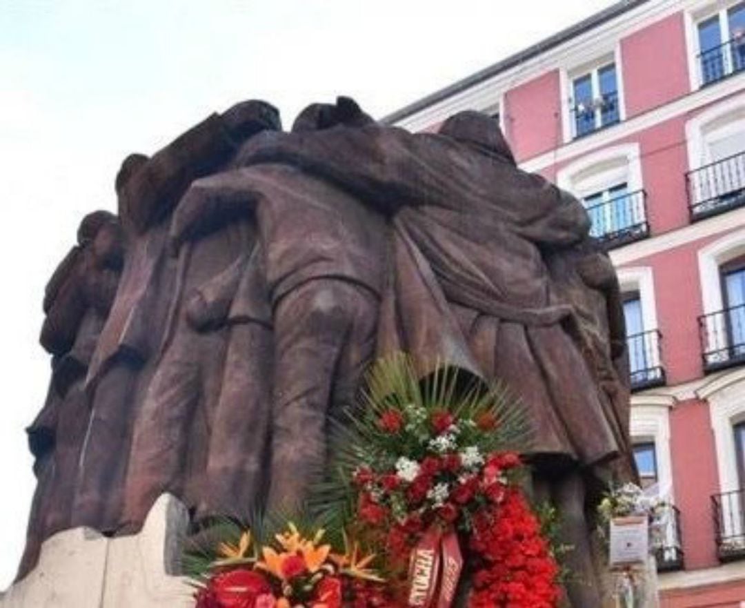 Monumento en memoria de los abogados de Atocha. 