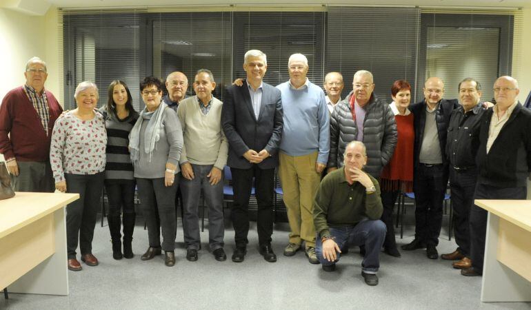 Reunión entre la Federación de Asociaciones de Vecinos y el alcalde de Móstoles, David Lucas