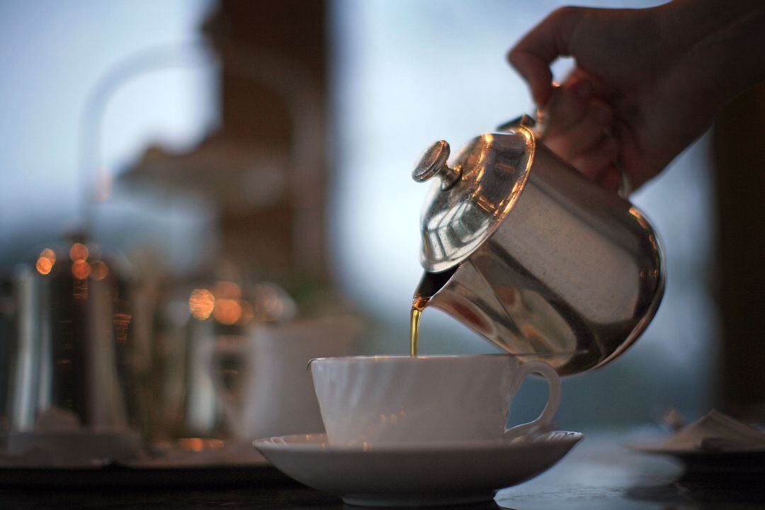 Foto de archivo de una jarra de té.