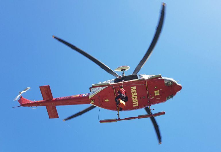 Helicóptero de rescate del servicio de Emergencias de Cantabria