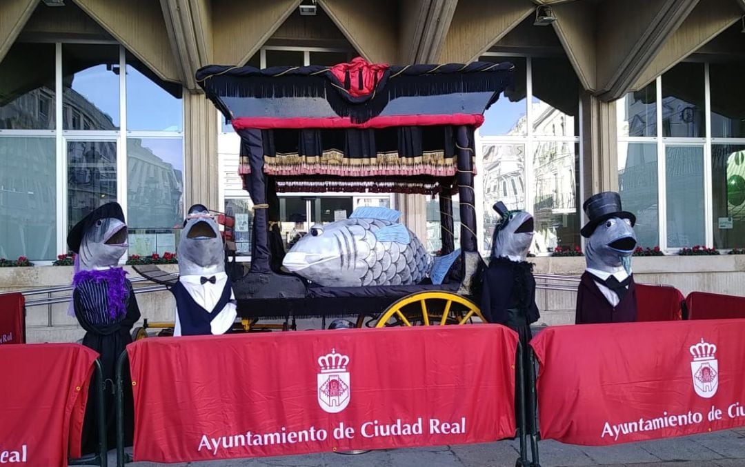 El catafalco está situado en la Plaza Mayor de Ciudad Real