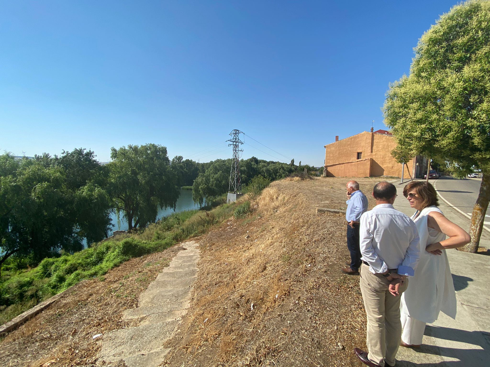 Cauce del río en Torquemada