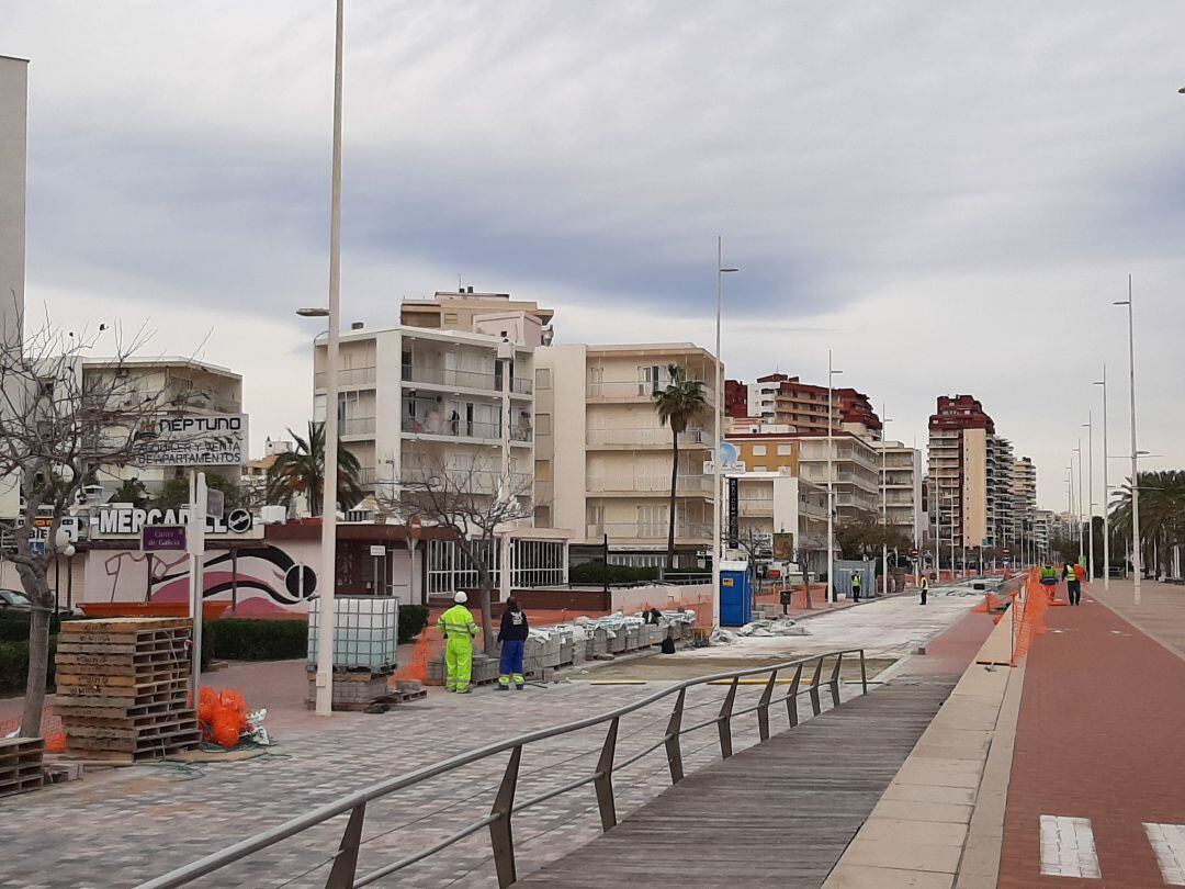 Obras en la primera línea de la playa de Gandia 