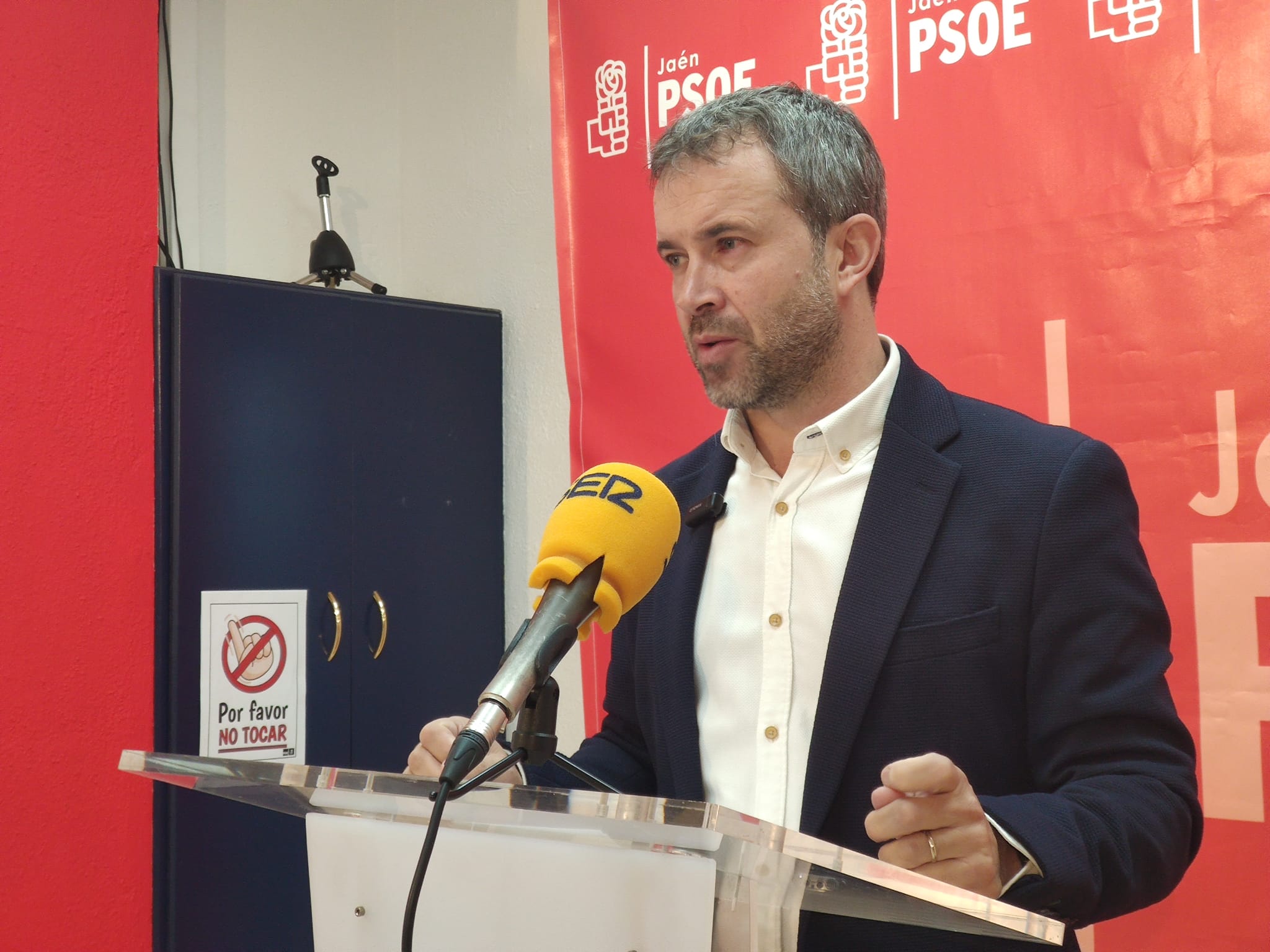 Julio Millán, secretario general del PSOE de la ciudad de Jaén, durante una rueda de prensa