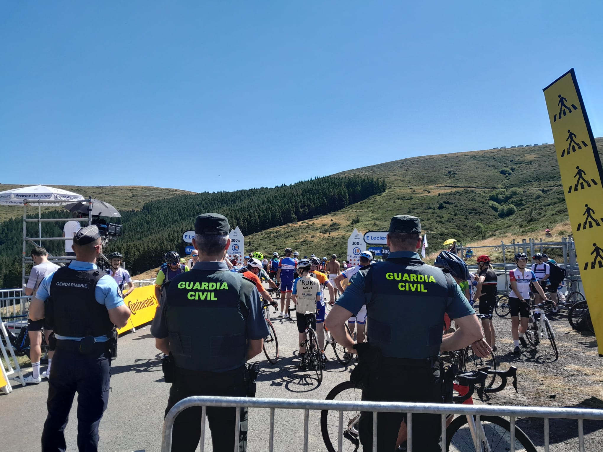 La Guardia Civil colabora con la Gendarmería para reforzar la seguridad en el Tour de Francia