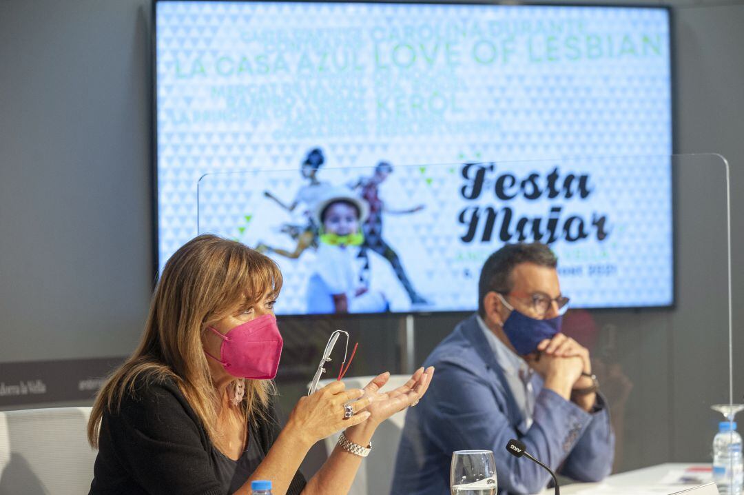 La cònsol major, COnxita Marsol, i el conseller de Cultura, Miquel Canturri