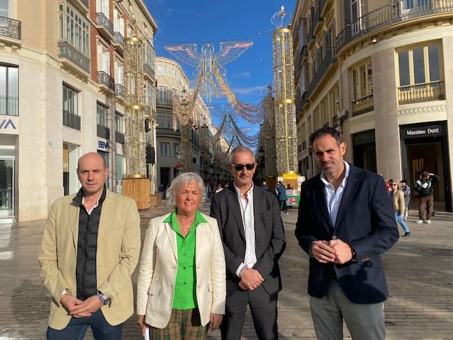 Porras junto con los empresarios del Centro Históricos y responsables de la hostelería y de los hoteles de la ciudad