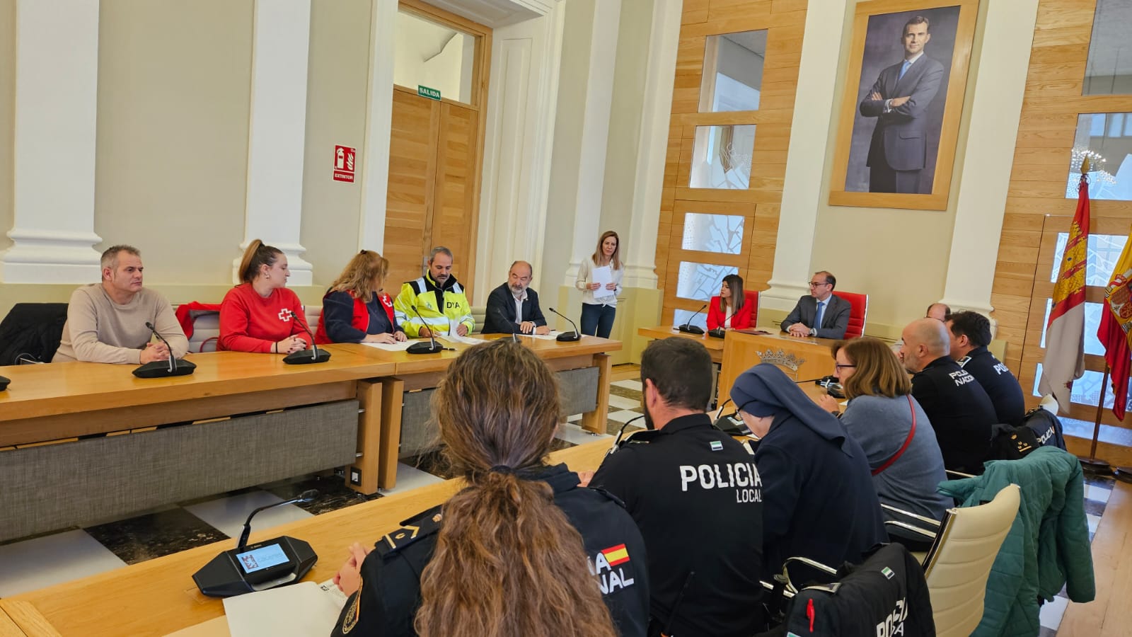 Momento de la firma del protocolo del frío en el Ayuntamiento de Cáceres
