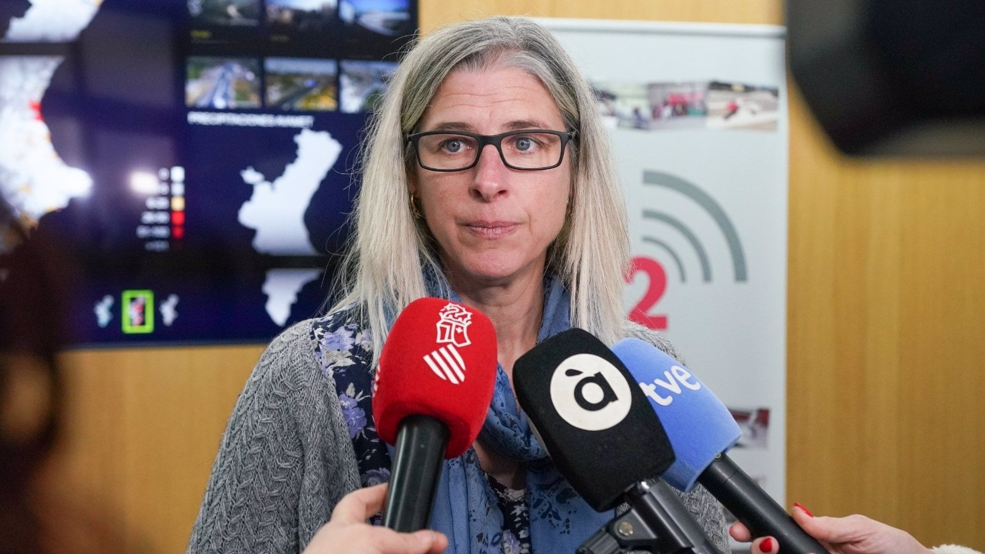 La secretaria autonómica Irene Rodríguez atiende a los medios tras la reunión del Cecopi.