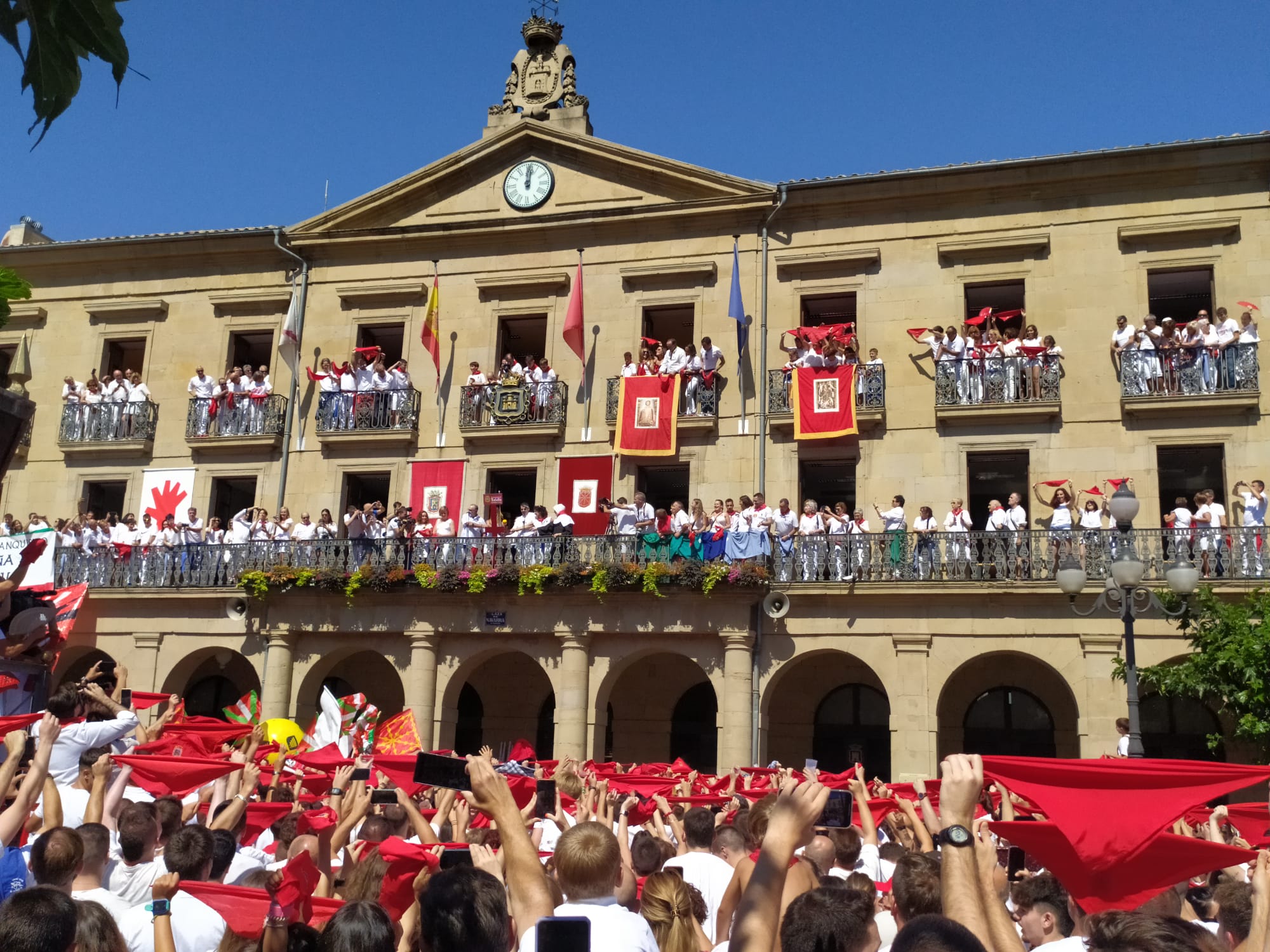 Instantes previos al cohete 2022 en Tafalla