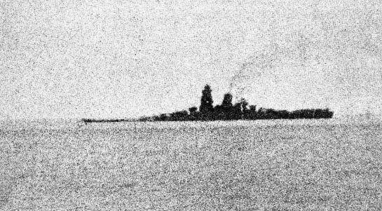 Foto del 24 de octubre de 1944 del buque Musashi.