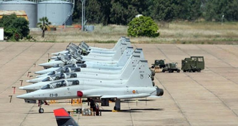 Aviones en la Base de Talavera la Real