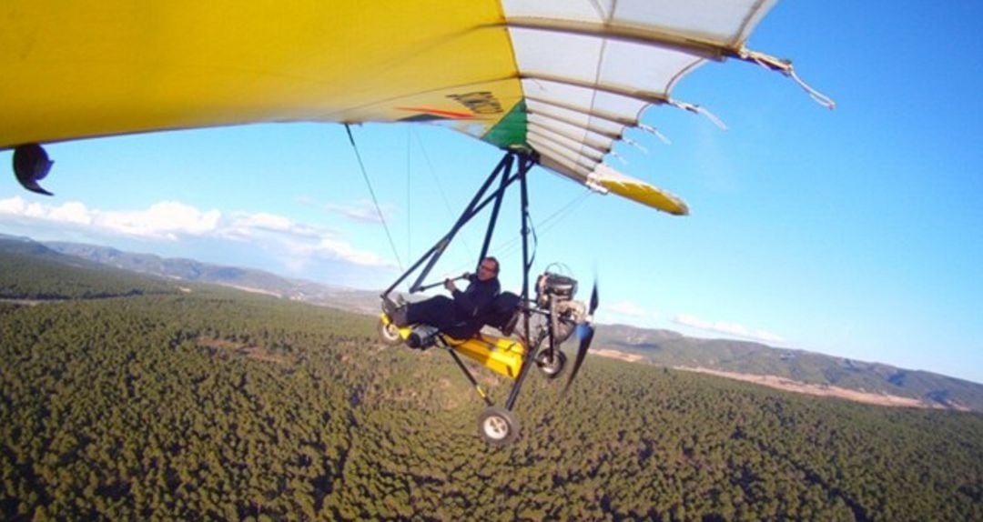 Vuelo en ultraligero sobre la Serranía de Cuenca.