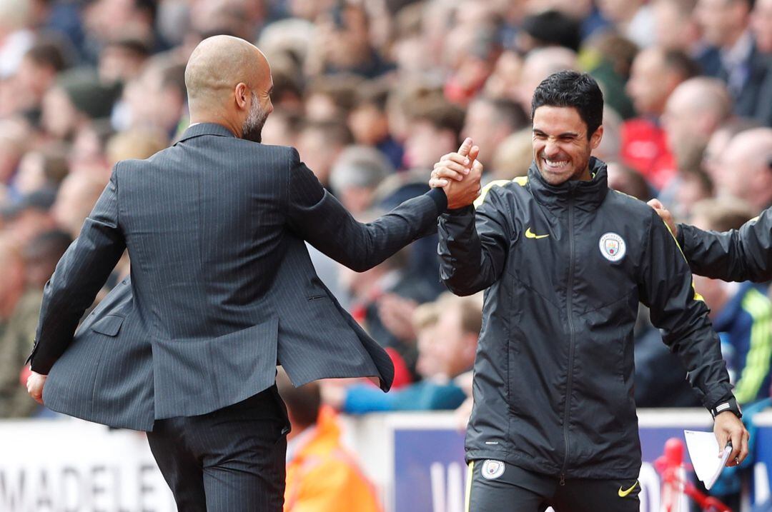 Mikel Arteta, junto a Guardiola, con el que ha trabajado hasta ahora en el Manchester City.