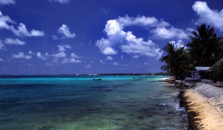 Una playa del atolón de Funafuti, en Tuvalu