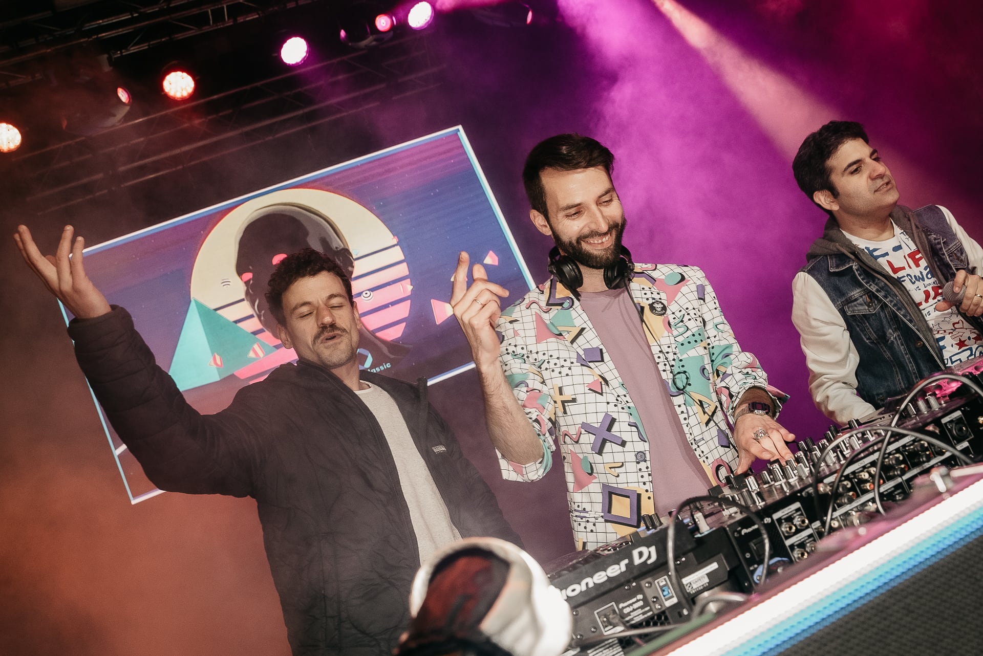 Los Djs de Los40 Classic durante su actuación en Palencia