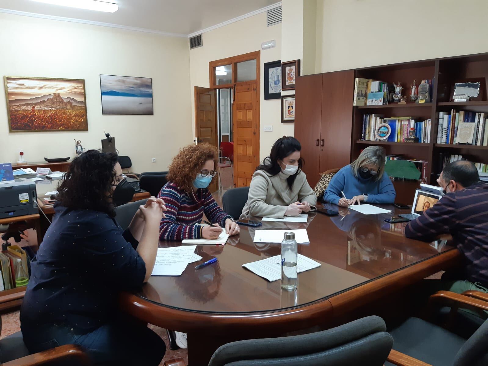 El Ayuntamiento de Sax gestiona la primera acogida de refugiados ucranianos en la población