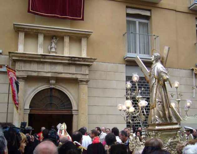 Imágen de San Vicente Mártir durante la procesión en su festividad
