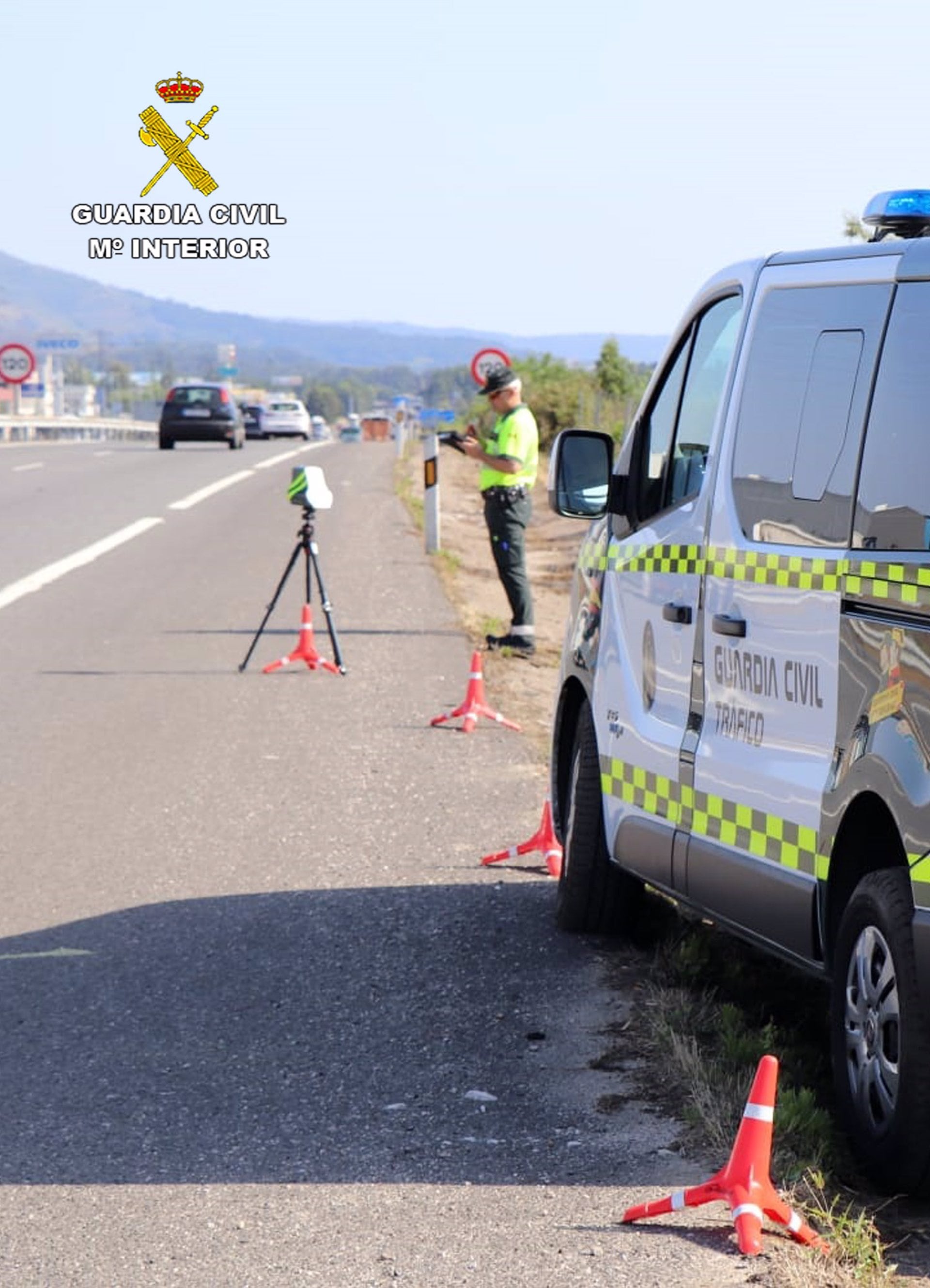 Archivo - Control velocidad Guardia Civil de Tráfico