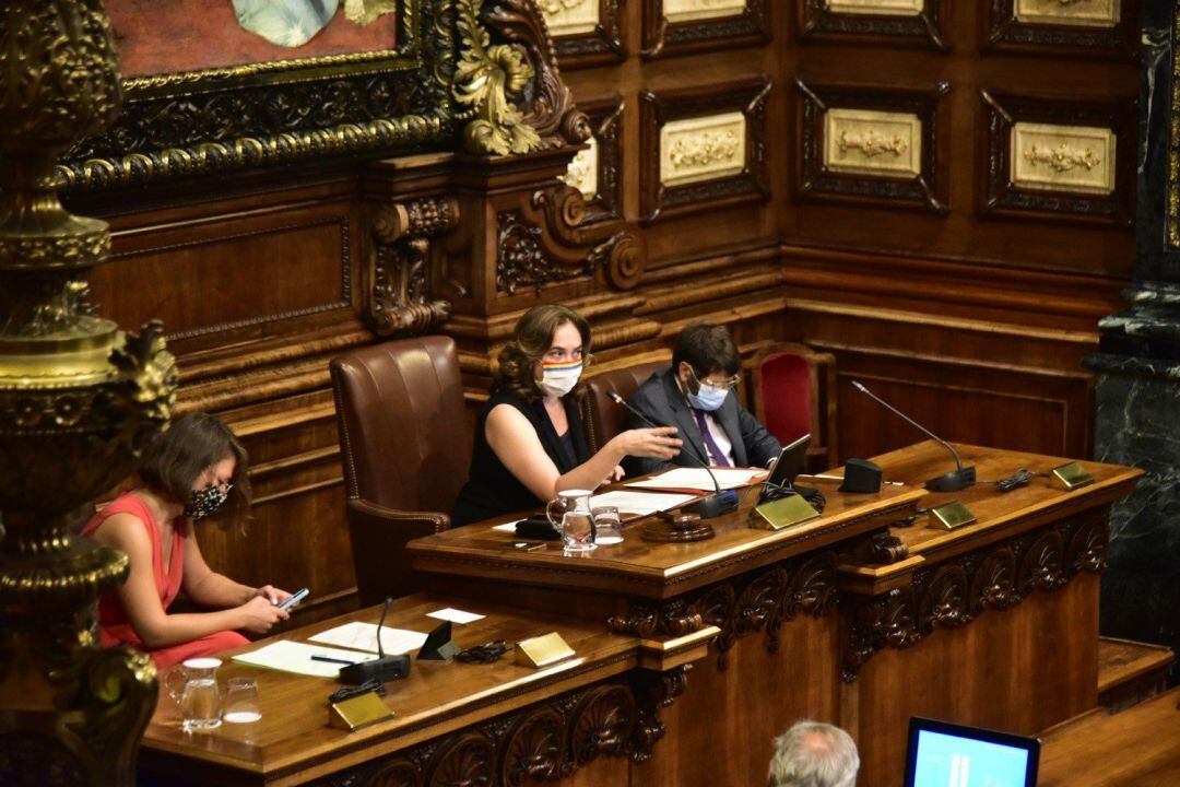 Ada Colau en el ple sobre la monarquia a l'Ajuntament de Barcelona