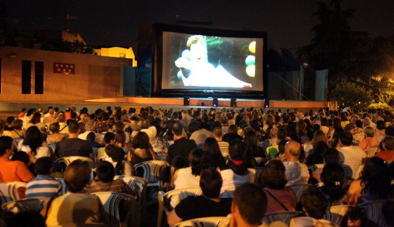 Cine de verano en el municipio