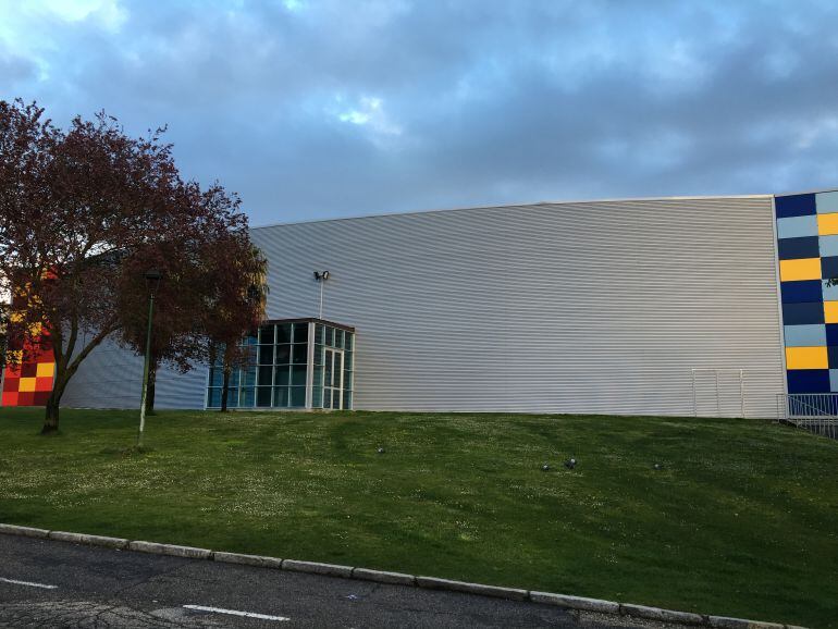 Vista lateral del pabellón