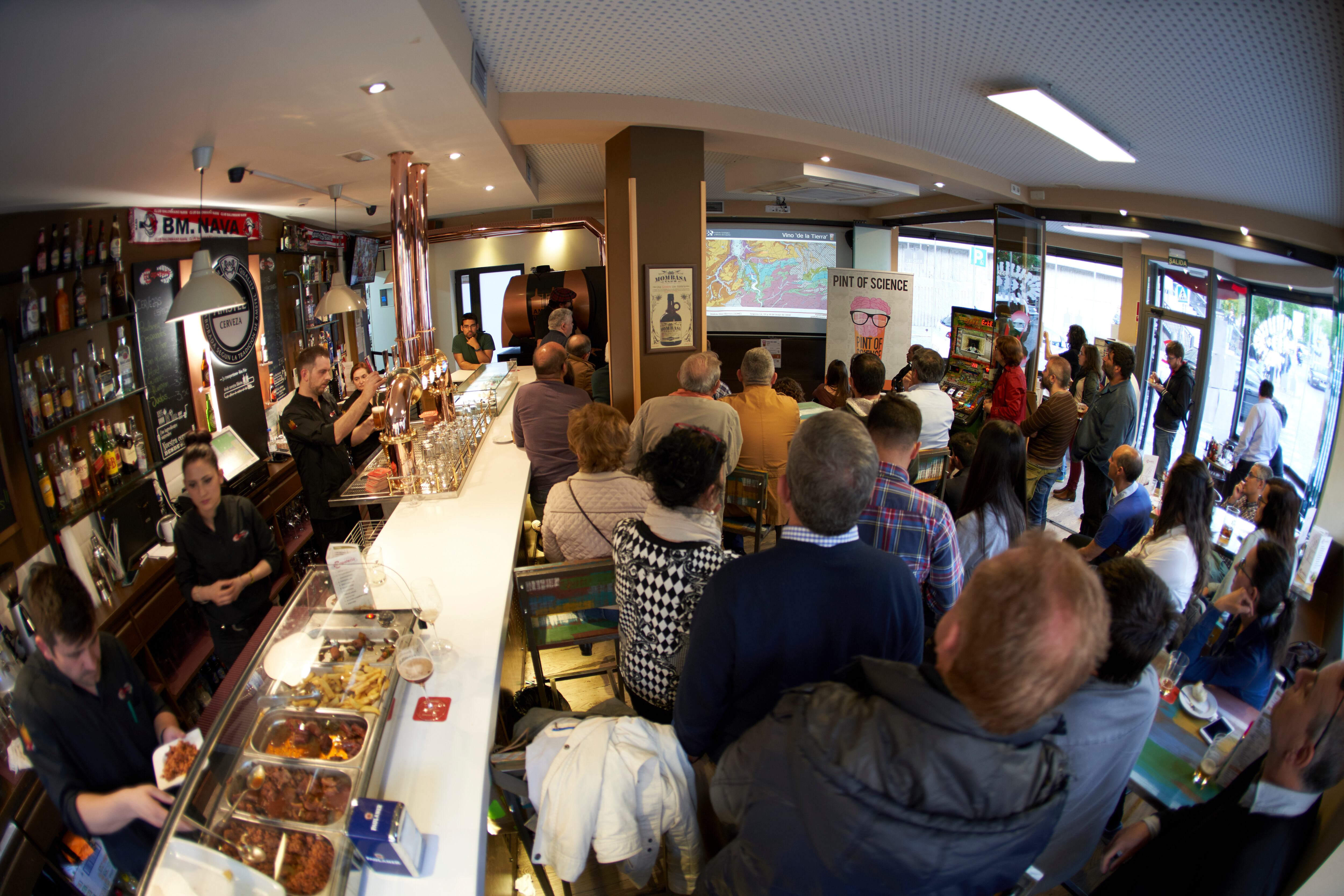 Imagen de archivo de una de las sesiones del Pint Of Science, que se celebra este año en 74 municipios españoles en las mismas fechas
