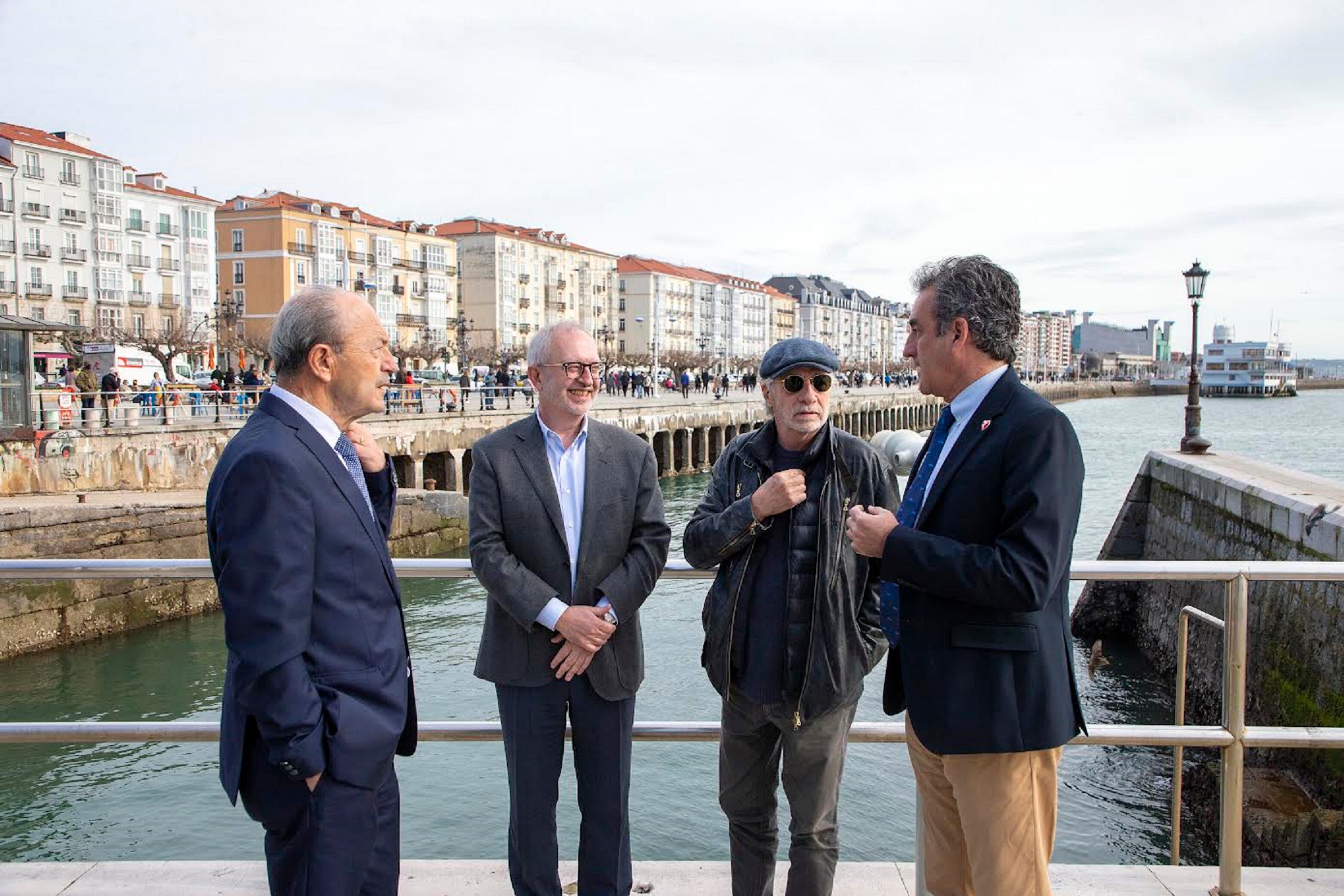 Palacete del Embarcadero de SantanderEl consejero de Industria, Turismo, Innovación, Transporte y Comercio, Javier López Marcano, asiste a la presentación de la exposición del Archivo Lafuente sobre Javier Mariscal junto al presidente de la Autoridad Portuaria, Francisco Martín, el empresario José María Lafuente y el diseñador Javier Mariscal.NR15 FEB 22