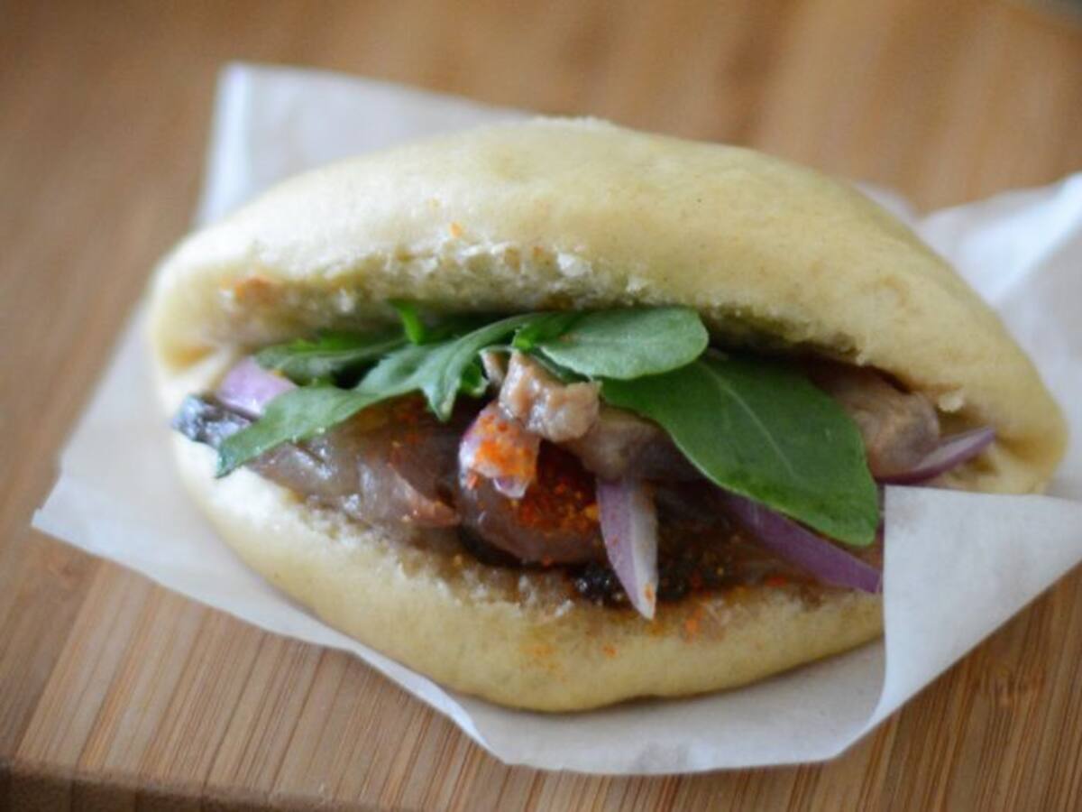 Bollos al vapor con bonito fresco marinado