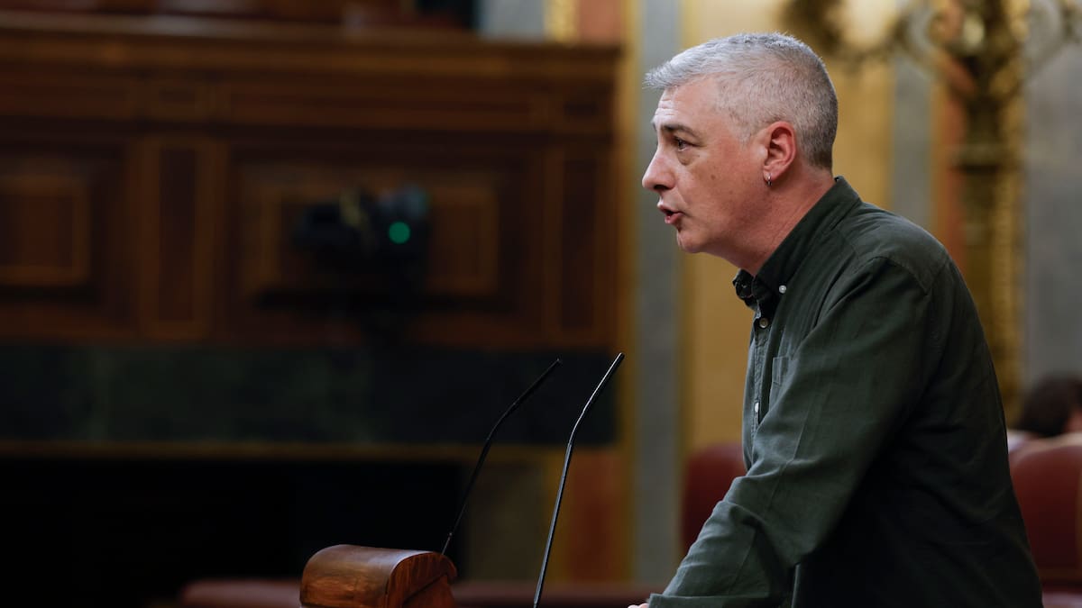 Oskar Matute: "No hay un Vox malo y un PP bueno. Ambos son parte del bloque reaccionario"