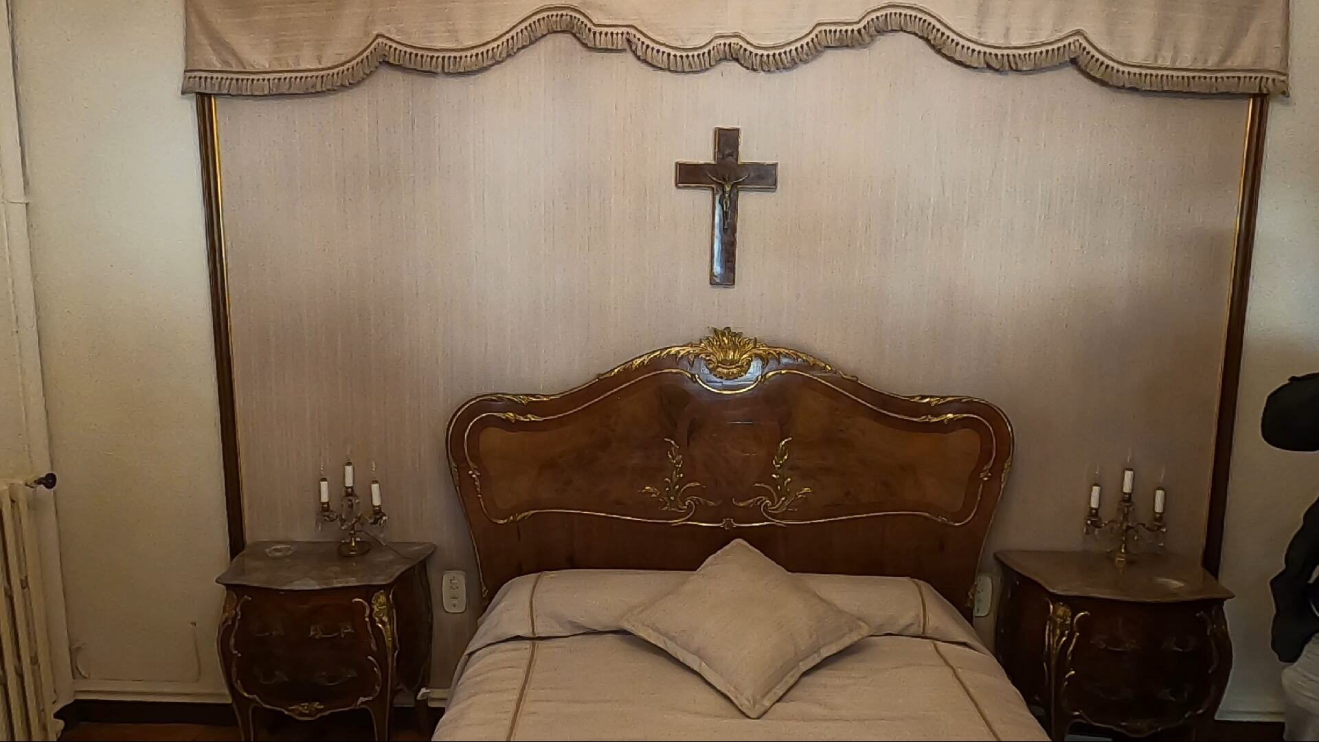 Una de las habitaciones de la casa del Gobernador Civil de Huesca